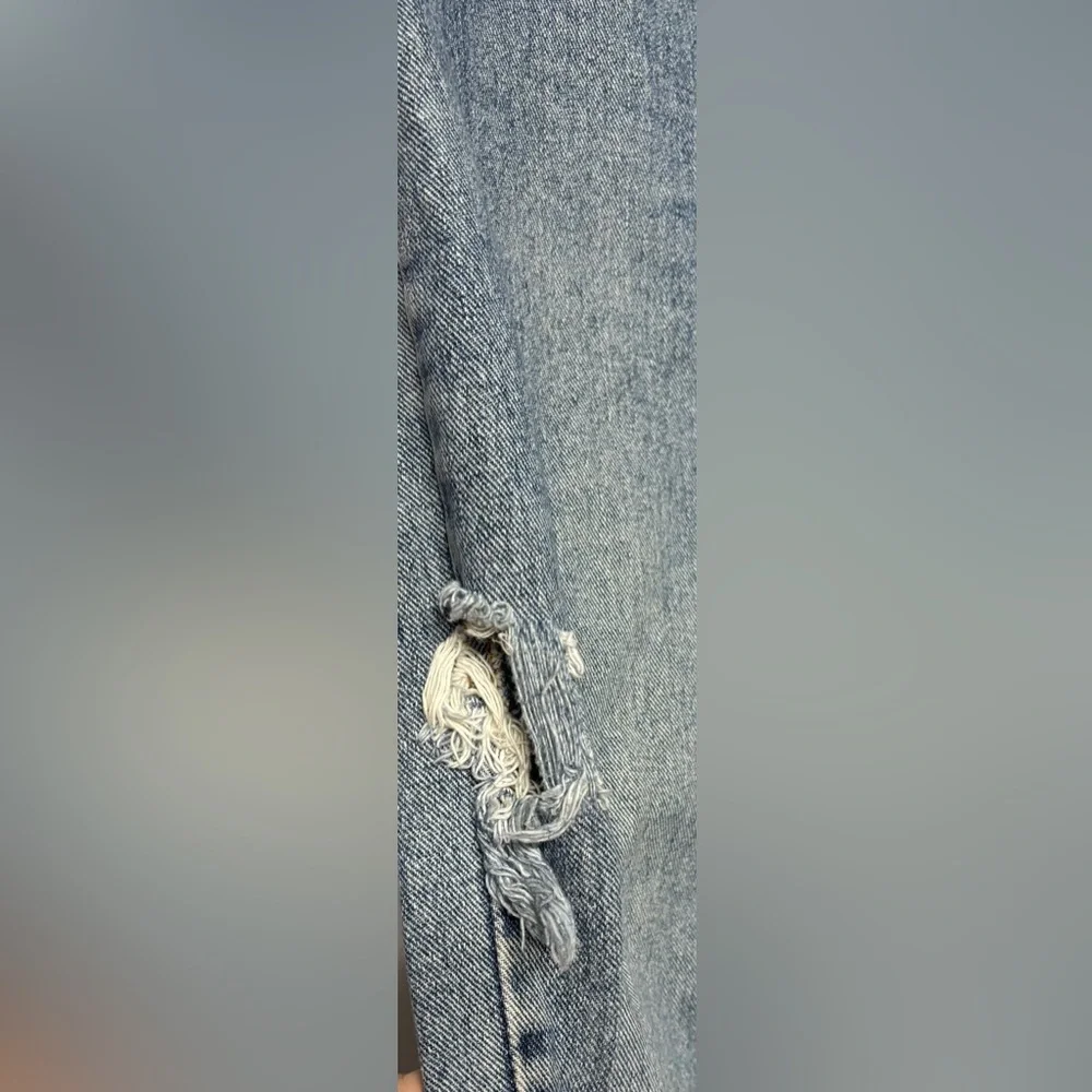 Vintage Levi’s 550‎ Jeans Men’s 33x30 Made in USA Relaxed Fit Denim Hole Leg